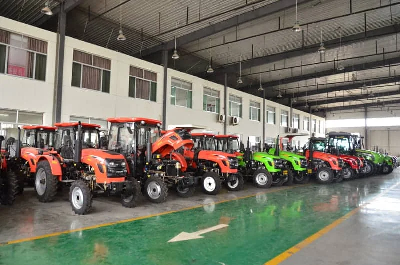 Vista del almacén de tractores Cropilots, con unidades listas para entrega o exportación