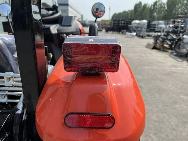 Conjunto de luces traseras para tractor agrícola, incluye indicadores, freno y luz de posición