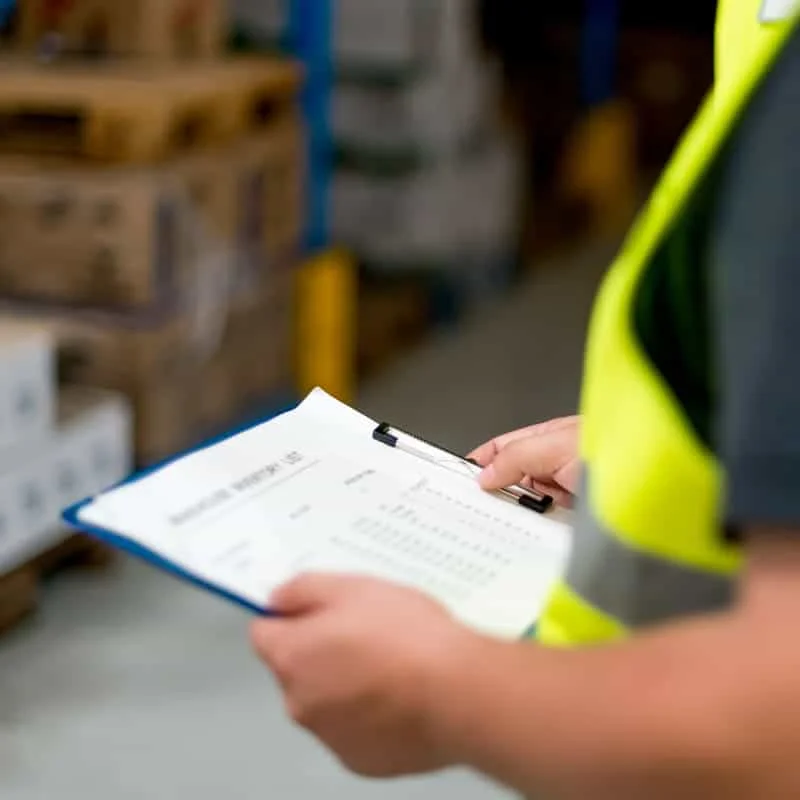 Lista de inventario de repuestos Cropilots para tractores, incluye piezas clave y referencias técnicas