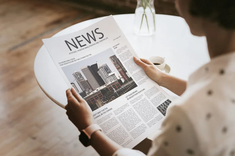 Portada digital con noticias recientes sobre la industria de tractores y maquinaria agrícola