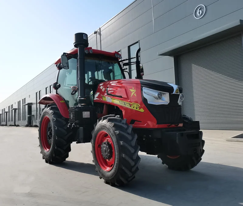 Tractor Cropilots 2025 rojo de 160 caballos de fuerza con cabina cerrada trabajando en campo agrícola